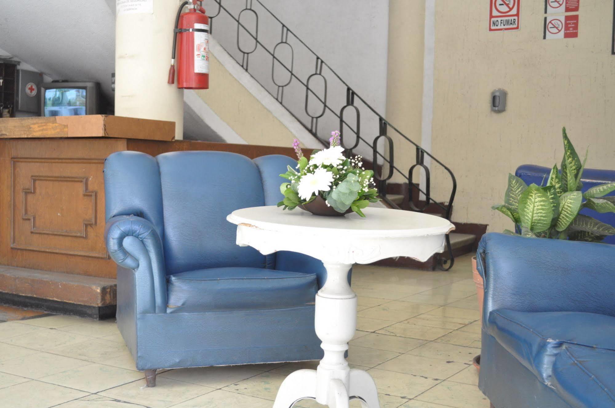 Hotel San Carlos Ирапуато Экстерьер фото